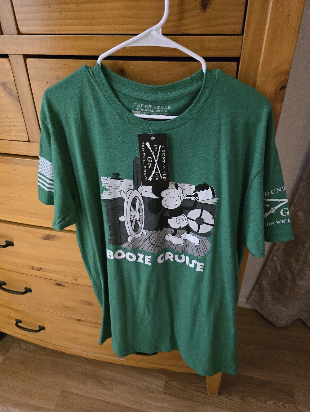 Grunt Style Green 'Booze Cruise' Graphic Tee Size Large